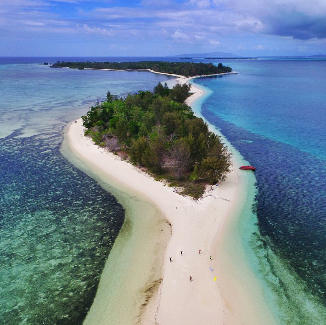 Индонезия Нгуртафур пляж