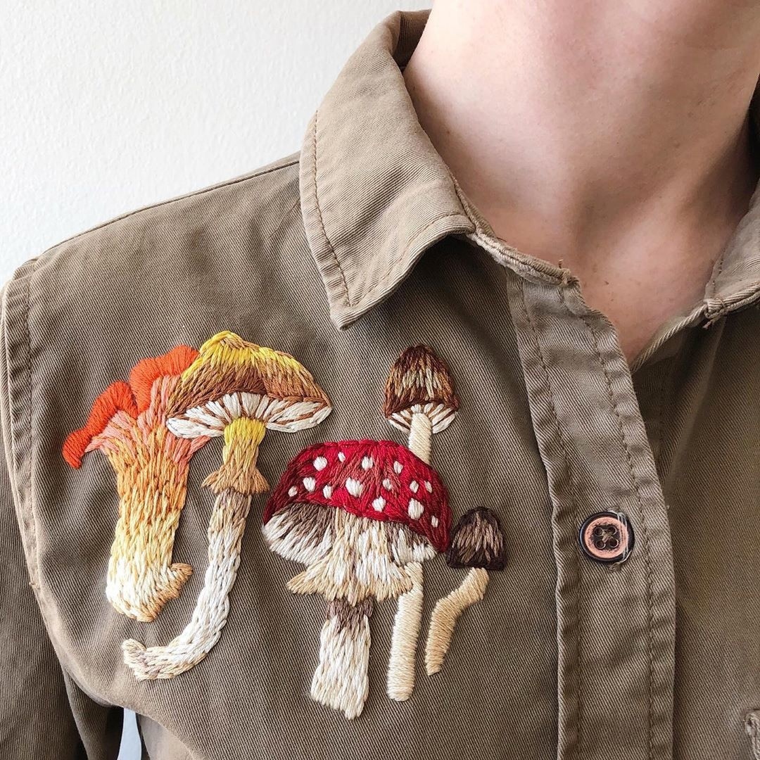 Вышивка грибы на одежде
