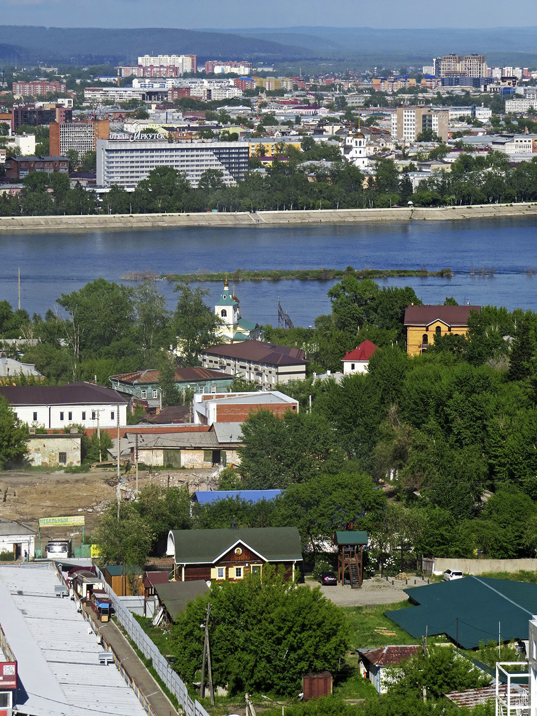 Звезда Героя, или День космонавтики на Гагаринском поле